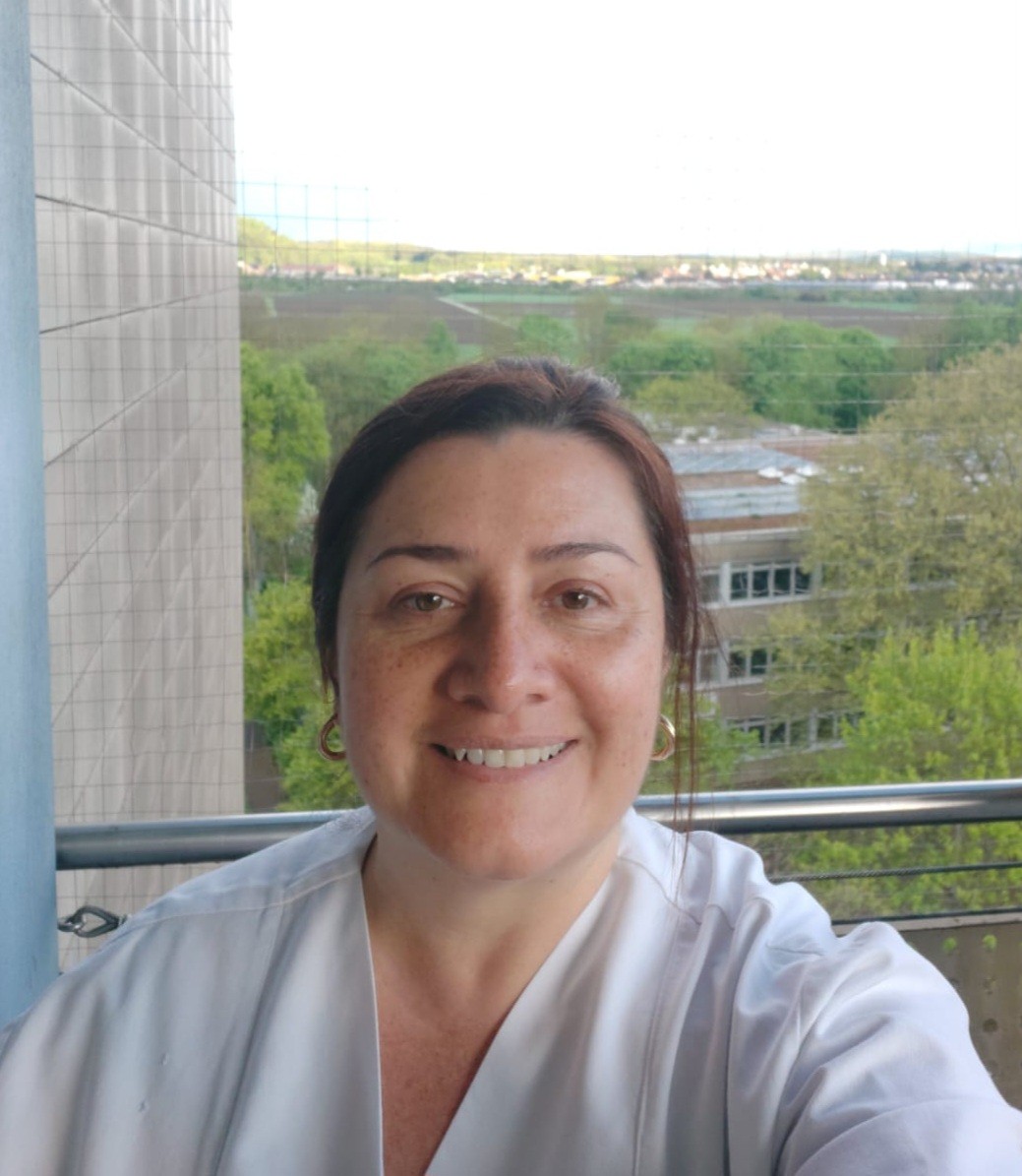 Frau Shirley Araya